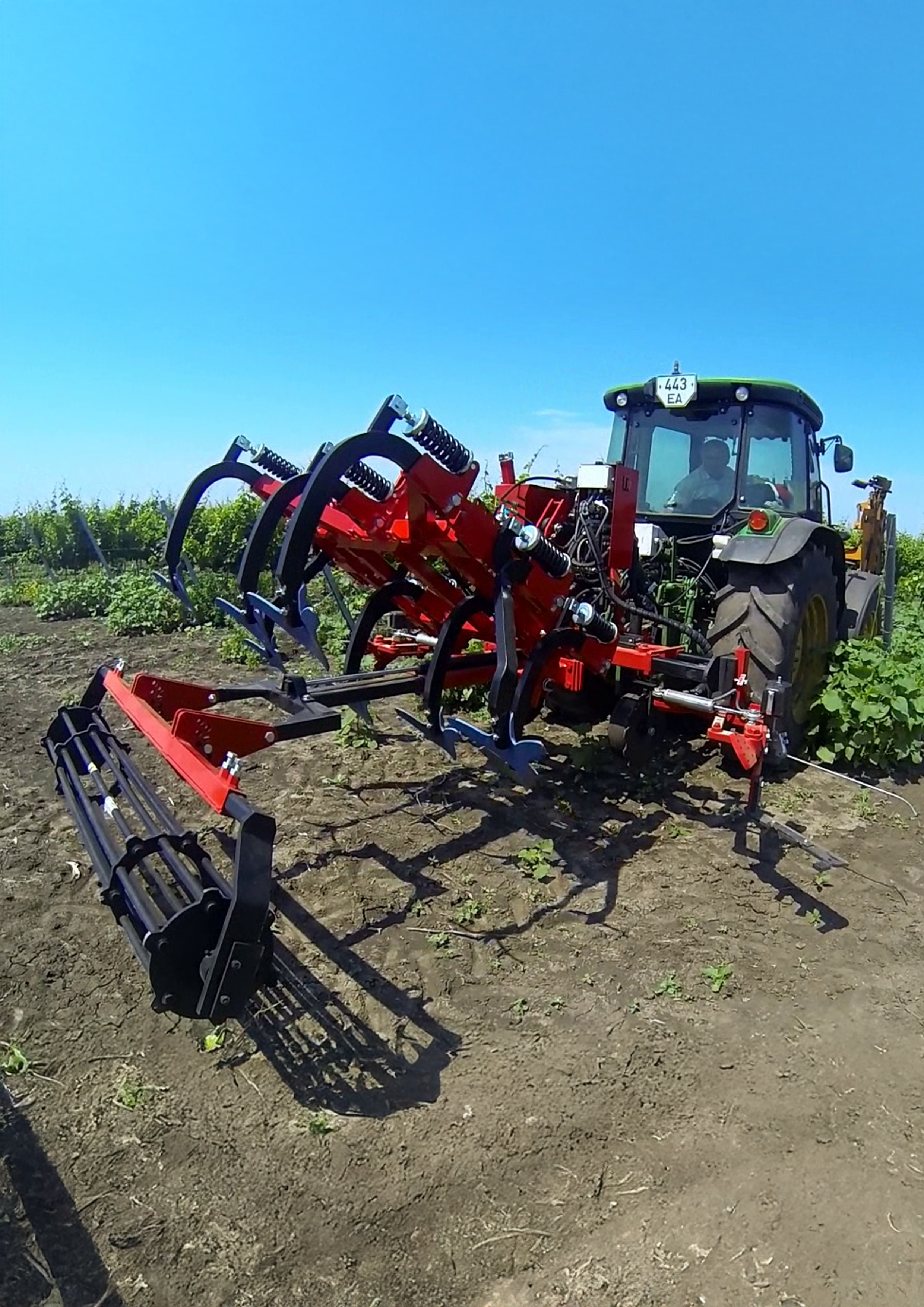 ID DAVID COMBI Combined Cultivator with In-Row Weeders thumbnail 3