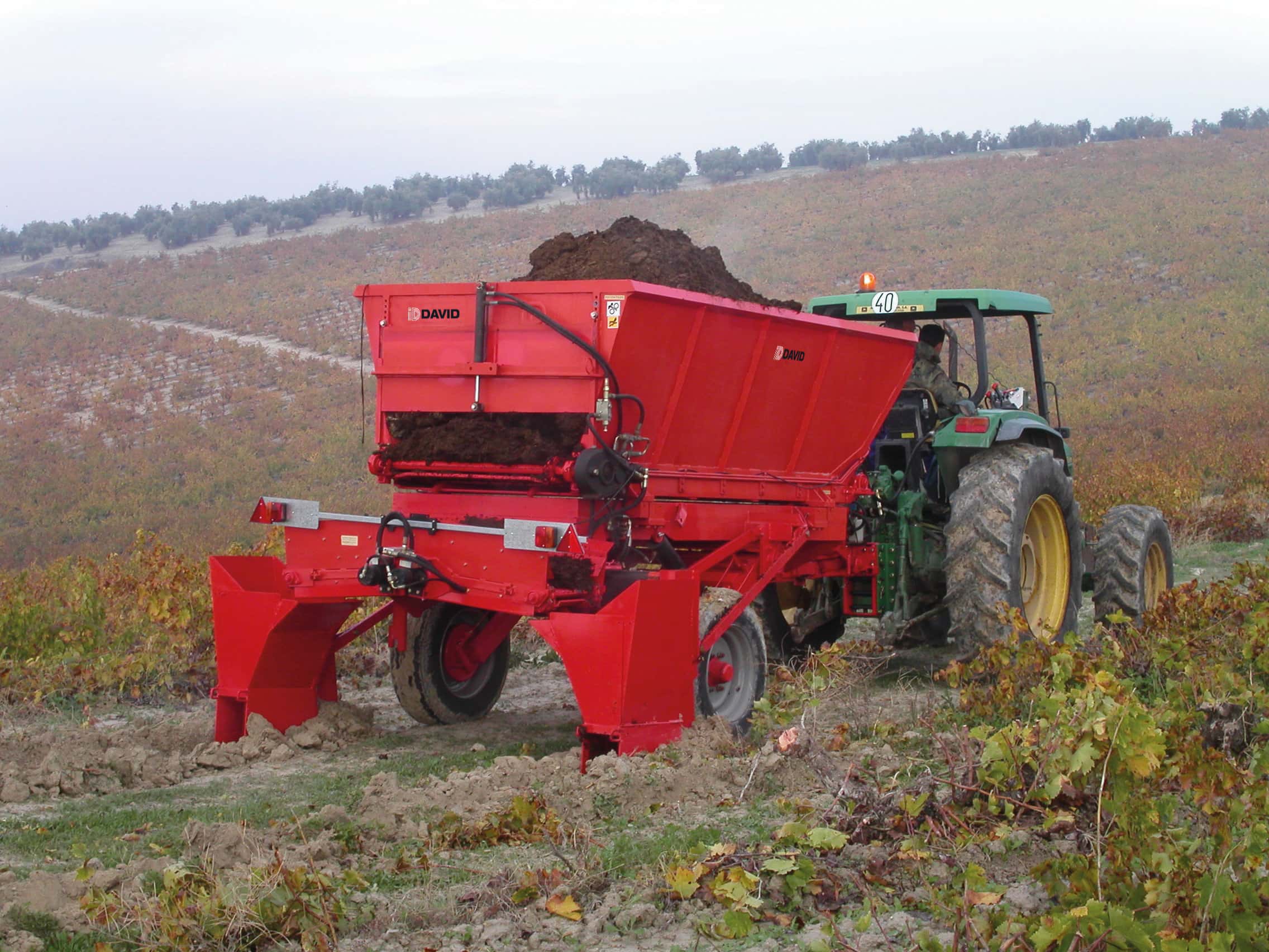 ID DAVID DEA Over-the-Row Manure Spreader thumbnail 2