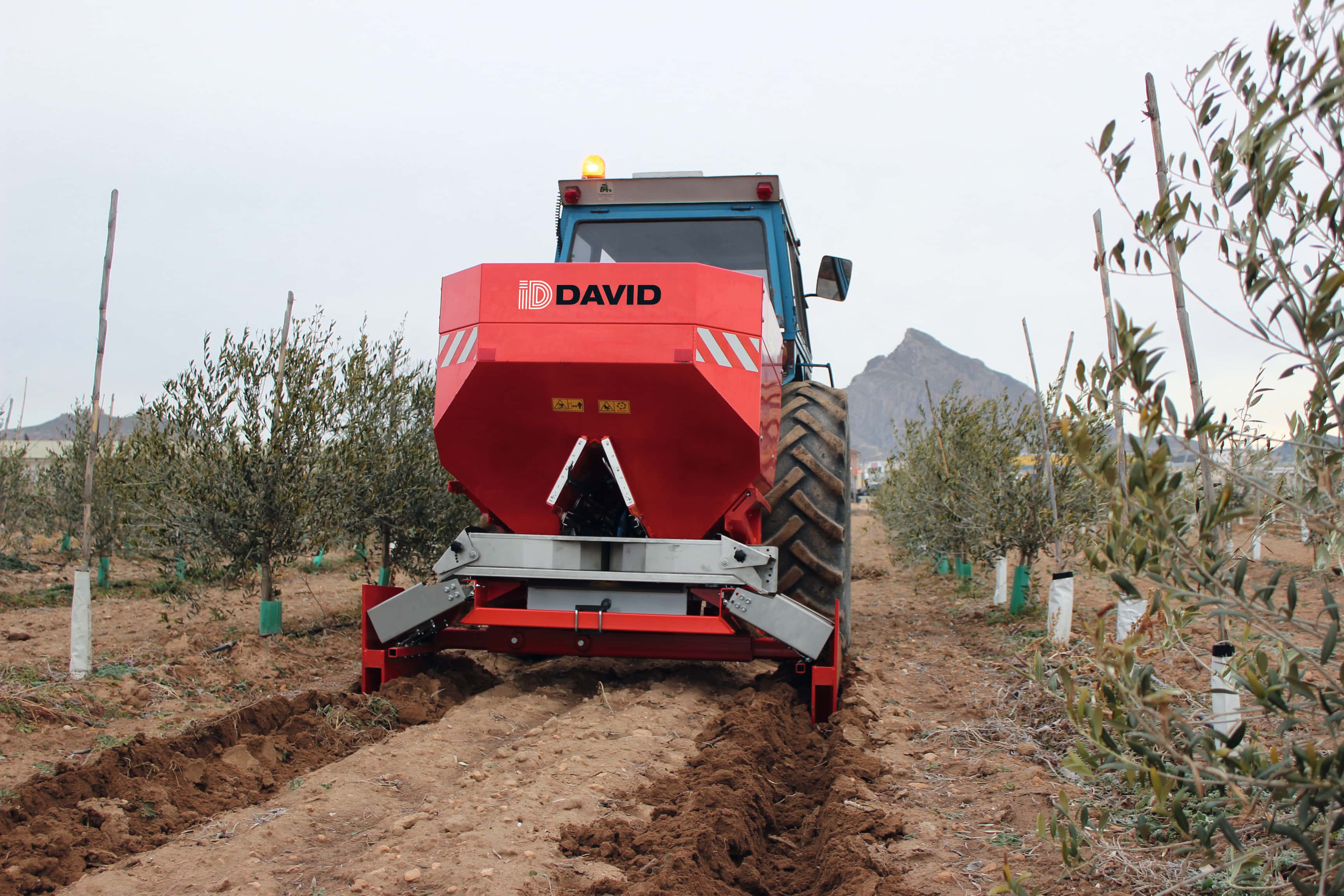 ID DAVID FRT Mounted Fertiliser Spreader thumbnail 2